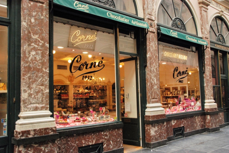 chocolaterie-HYERES-min_chocolate_chocolaterie_shop_luxury_chic_gallery_brussels_belgium-558146